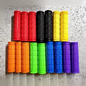 sg-11134253-821g8-mgzujdp654i03e.webp Random Bicycle Handlebar Rubber Grips